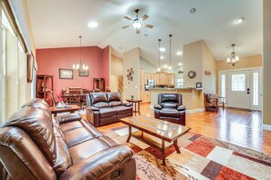 House (4 Bedrooms) | Interior