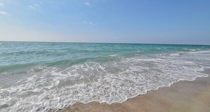 Coastal Condo w/ Public Atlantic Beach Access