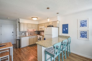 Interior - Coastal Condo w/ Public Atlantic Beach Access (Atlantic Beach)