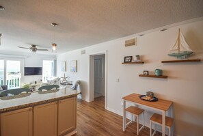 Interior - Coastal Condo w/ Public Atlantic Beach Access (Atlantic Beach)