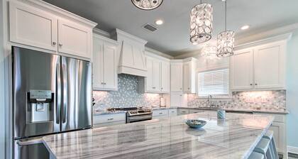 Luxe Stilted Home w/ Kayaks: Walk to Beach