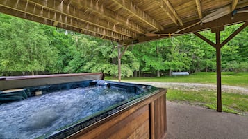 Bathtub spa outdoor