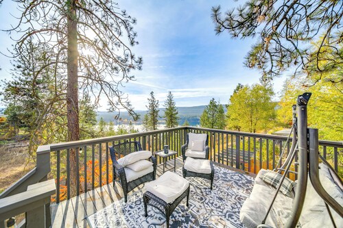 Nine Mile Falls Hideaway: Scenic Retreat on River