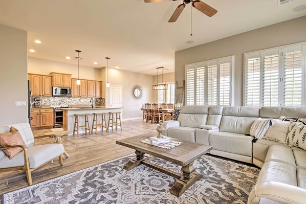 House (3 Bedrooms) | Interior