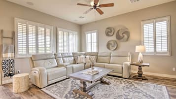 House (3 Bedrooms) | Interior
