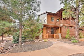 Apartment (3 Bedrooms) | Front of property - < 1 Mi to Torreon Golf Club: Show Low Condo (Show Low)