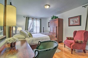 Apartment (2 Bedrooms) | Interior - Quaint Yonkers Condo - 1 Block to Hudson River! (Yonkers)