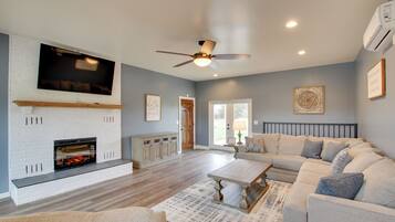 House (3 Bedrooms) | Front of property