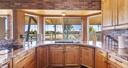 Spa, Covered Patio: Upscale Phoenix Oasis!