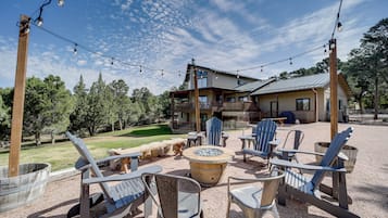 House (5 Bedrooms) | Terrace/patio