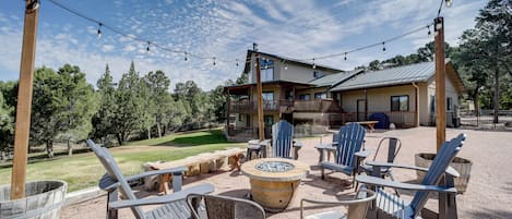 하우스 (5 Bedrooms) | 테라스/파티오