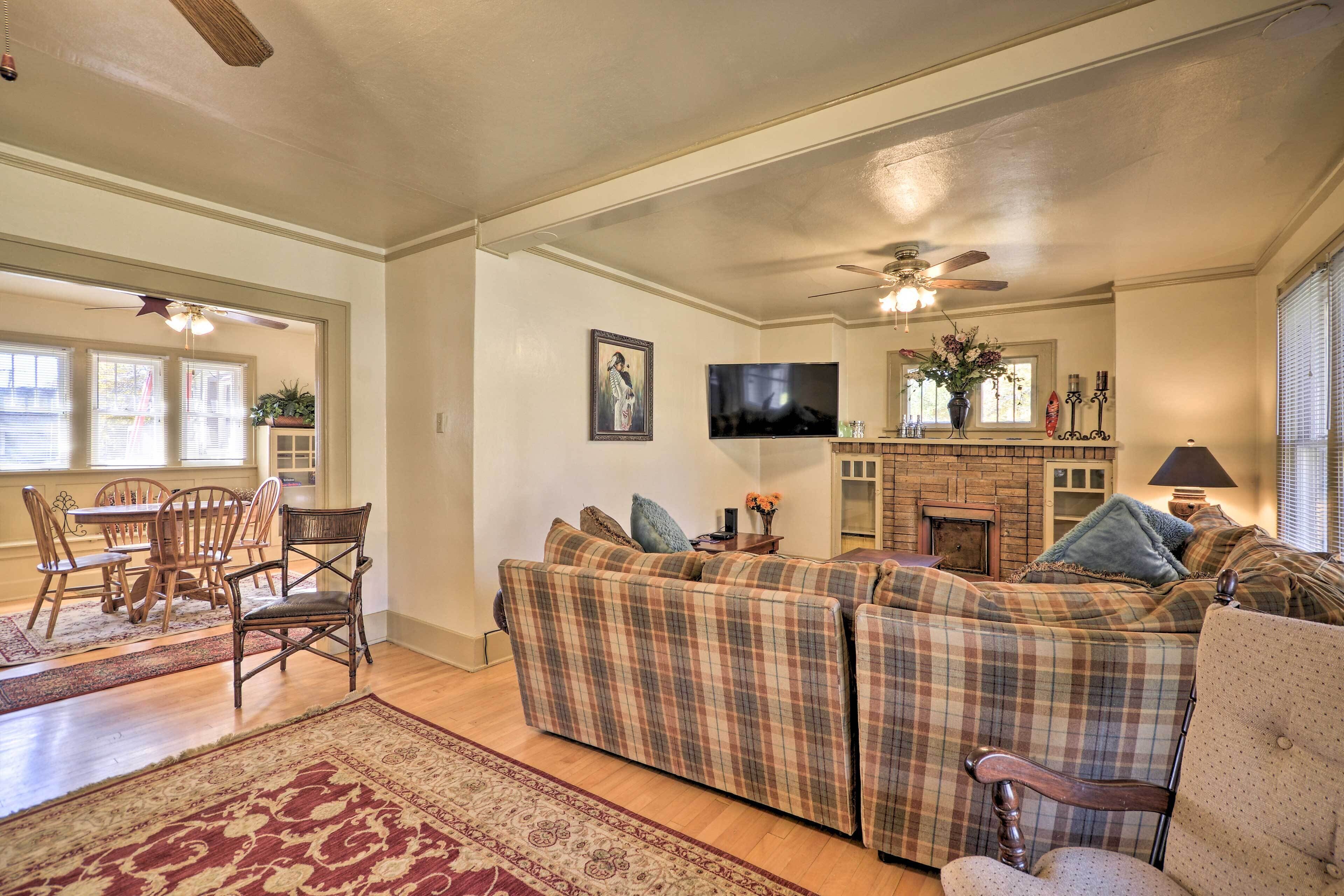 House (2 Bedrooms) | Interior