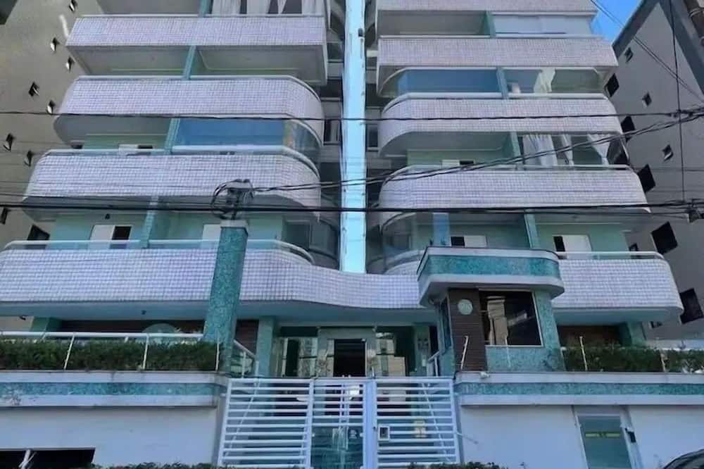 Apto Boqueirão próximo ao Mar