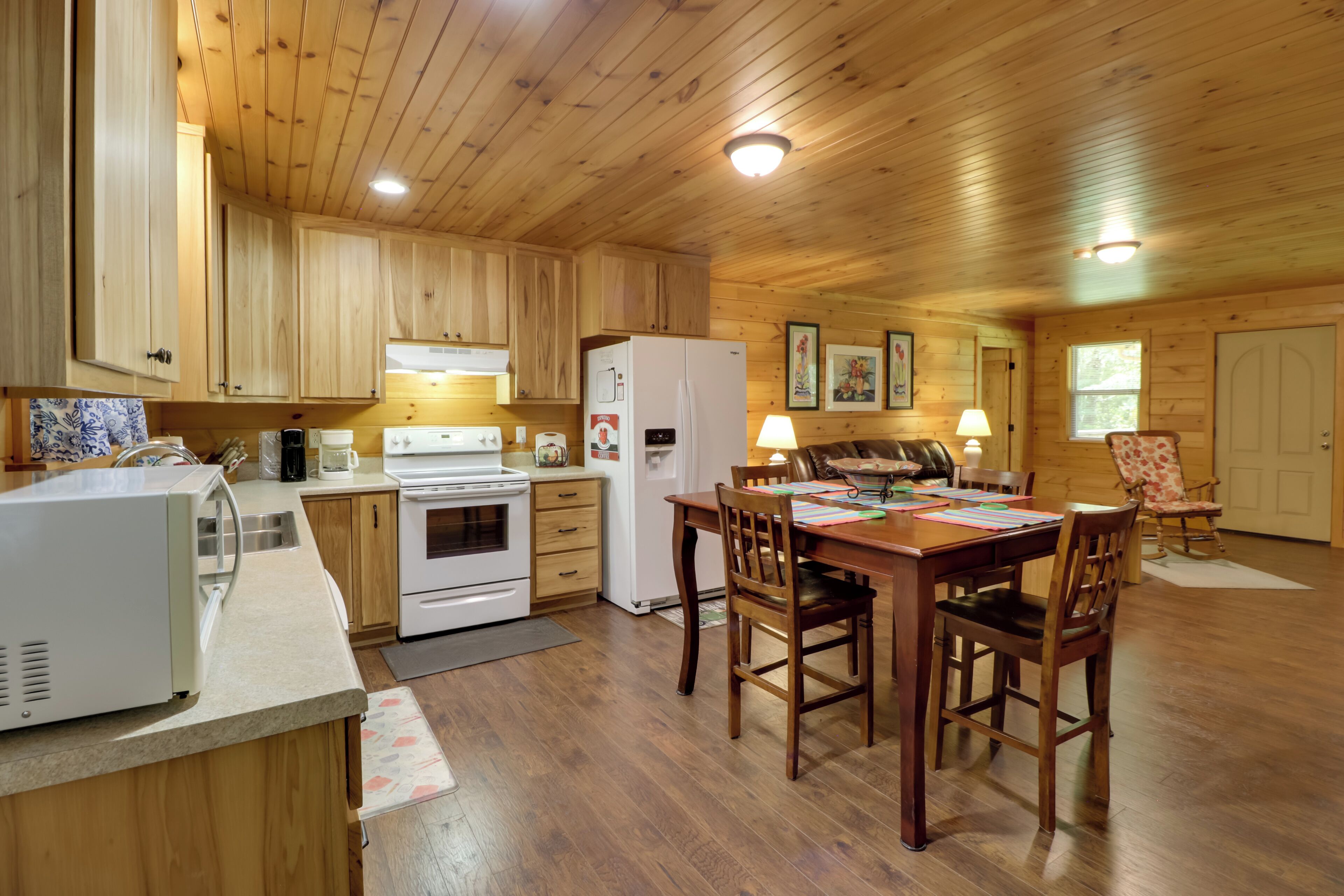 House (2 Bedrooms) | Interior