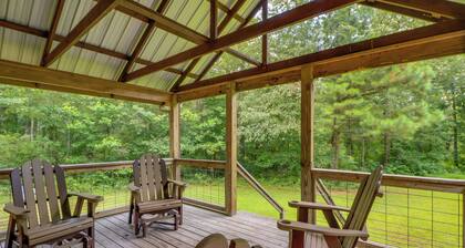 3 Mi to Little River Canyon: Scenic Alabama Cabin