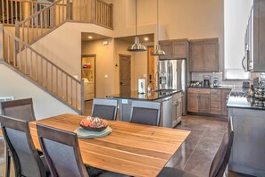 Interior - Upscale Moab Home w/ Red Rock Views & Hot Tub (Moab)