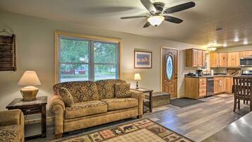 House (2 Bedrooms) | Interior