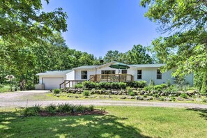 House (4 Bedrooms) | Interior - People and Paws Vacation Home by Wisconsin Dells! (Lyndon Station)