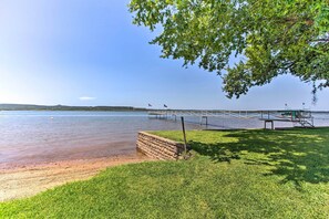 House (3 Bedrooms) | Interior - Lakefront Retreat w/ Pier, Bar Hut & Fireplace! (Graford)