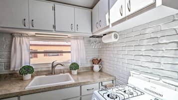 Cottage (2 Bedrooms) | Interior