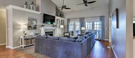 House (4 Bedrooms) | Interior