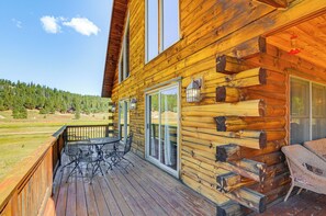 Interior - Cozy Family Cabin: Game Room, Near National Parks! (Duck Creek Village)