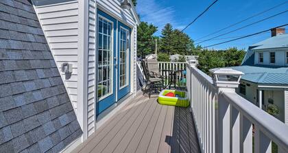 Sebago Lake Haven: Water Views, Steps to Shoreline