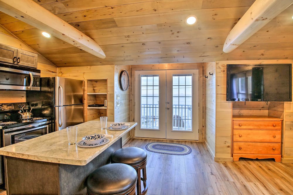 Sebago Lake Haven: Water Views, Steps to Shoreline - Shingle Cove, ME