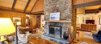 Community Perks: Retreat w/ Thirteenth Lake Access