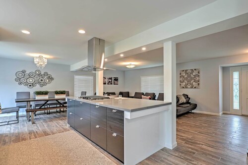 Spacious Oceanside Home: Patio & Grill, Near Beach