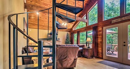 Waterfront Lake Dardanelle Home w/ Dock & Fire Pit