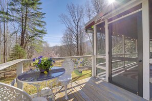Interior - 'the Red Loft' Candler Cottage Near Hiking Trails! (Candler)