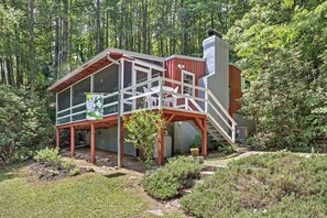Cottage (2 Bedrooms) | Interior - 'the Red Loft' Candler Cottage Near Hiking Trails! (Candler)