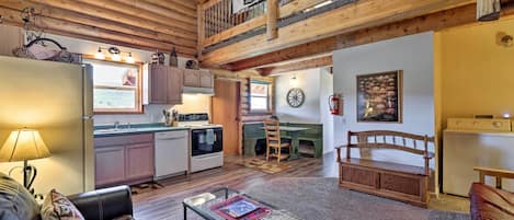 House (2 Bedrooms) | Interior