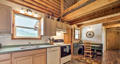 Pet-friendly Moab Cabin w/ Mtn Views & Bbq!