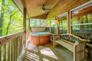 Front of property - Secluded Nantahala 'gone Hunting' Cabin w/ Hot Tub (Bryson City)