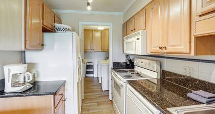 Banner Elk Mountain-view Condo: 3 Mi to Skiing!