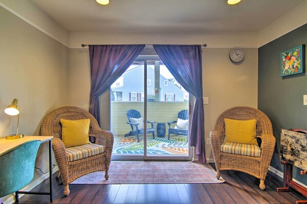 Apartment (2 Bedrooms) | Interior - 4 Mi to Ocean: Lewes Beach Condo w/ Screened Porch (Lewes)