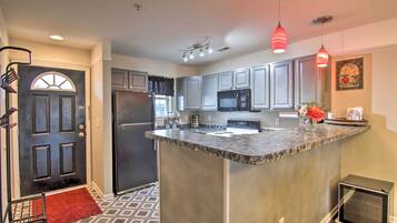 ุงูู
ูุดุฃุฉ ู
ู ุงูุฏุงุฎู