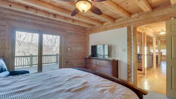 3 bedrooms, iron/ironing board, bed sheets