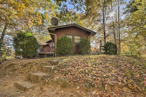 House (2 Bedrooms) | Interior - Pet-friendly Cabin - 1 Mi From Fontana Lake! (Bryson City)