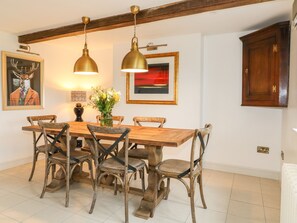 Cottage | Interior