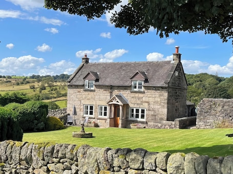 Exterior. Sycamore Cottage