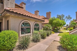 Apartment (2 Bedrooms) | Interior - Walk to Park: Scottsdale Condo w/ Community Pool! (Scottsdale)