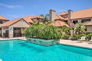 Apartment (2 Bedrooms) | Interior - Walk to Park: Scottsdale Condo w/ Community Pool! (Scottsdale)