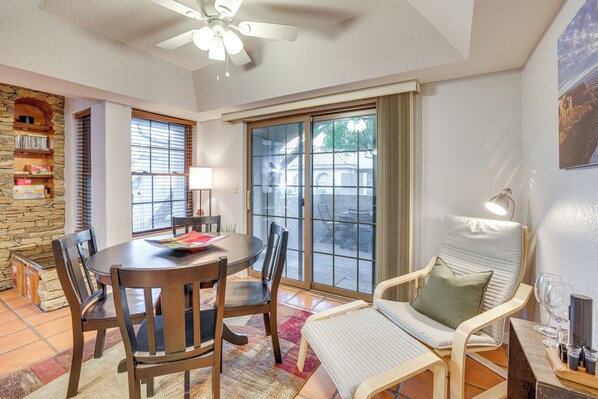 Apartment (2 Bedrooms) | Interior - Walk to Park: Scottsdale Condo w/ Community Pool! (Scottsdale)