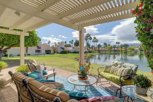Mtn-view Rancho Mirage Condo w/ Lakefront Patio