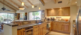 Spacious Rancho Mirage Condo W/water & Mtn Views!