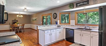 Tranquil Family Home w/ Yard, 14 Mi to Springfield