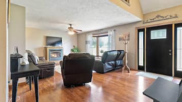 House (4 Bedrooms) | Interior
